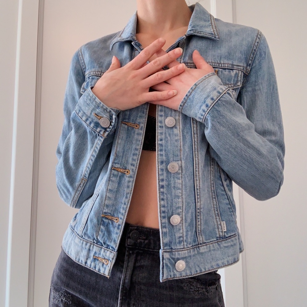 100% cotton Talula Babaton light wash jean jacket 🧢